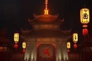 纪录片《山脊上的邮路》封面，雪线之上的邮差背影
